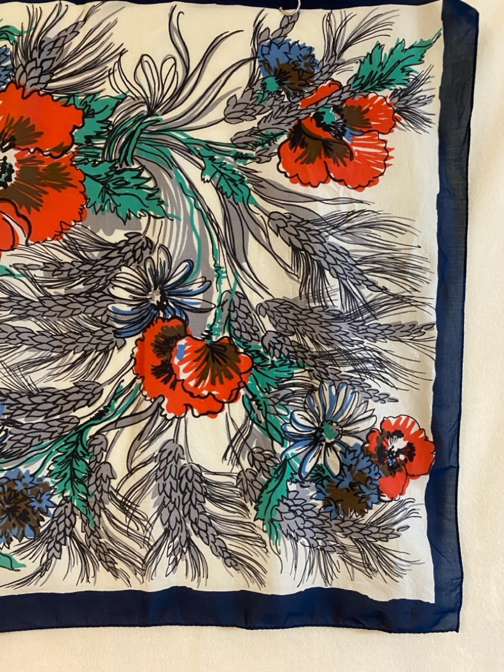 CAbi Carol Anderson 100% cotton scarf poppies #364 - Picture 9 of 9